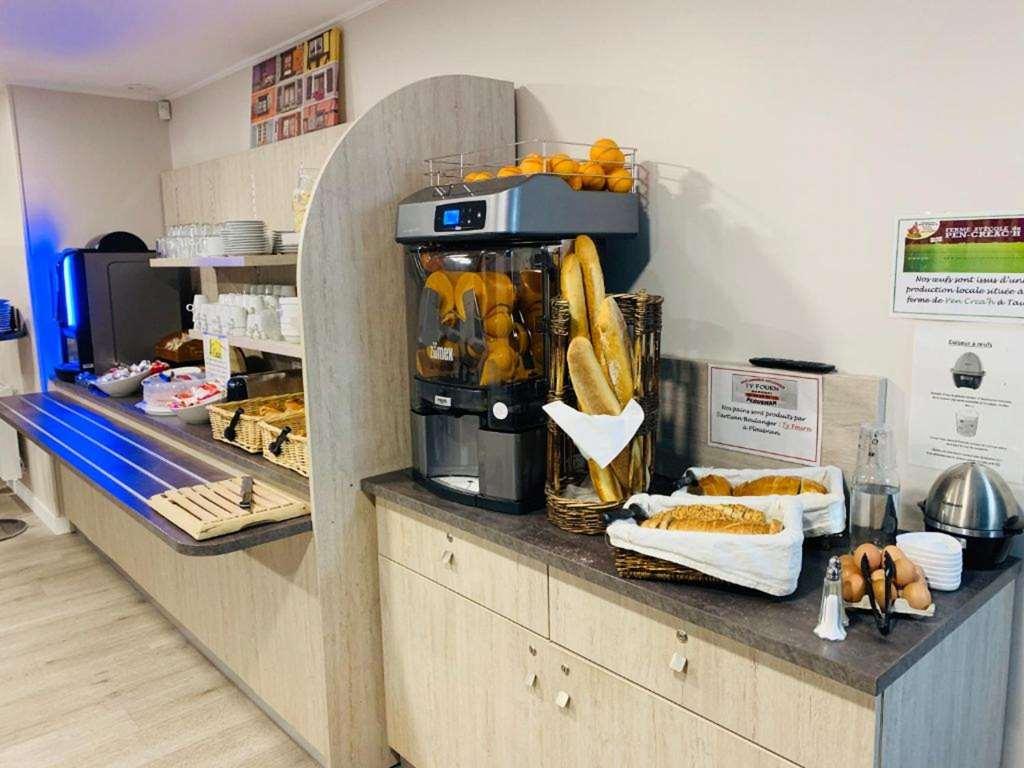 Brit Hotel Morlaix Saint-Martin-des-Champs  Restaurant photo